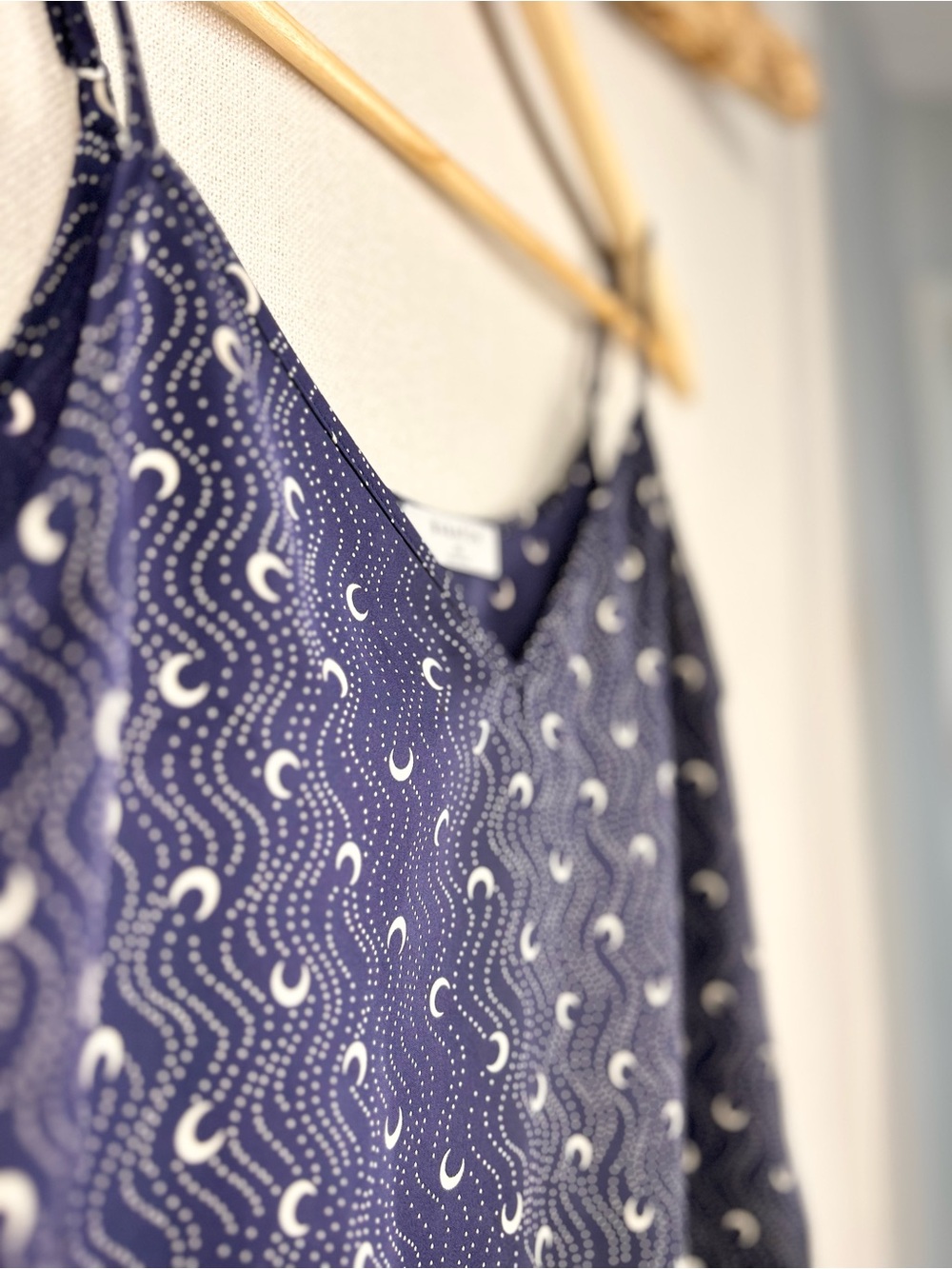 Babaton XS Navy Moon Print Cami Tank Top Adjustable Straps Aritzia - Picture 4 of 9